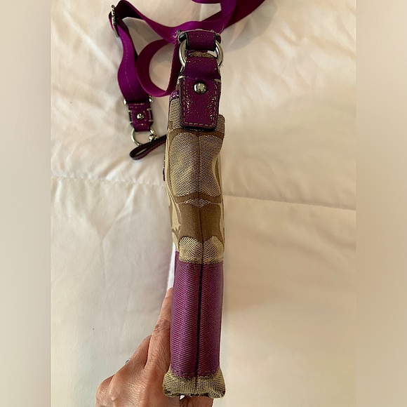 Coach Crossbody Bag - Picture 6 of 11